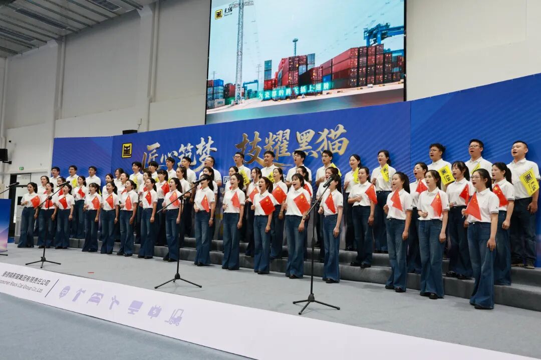 640?from=appmsg&wx_fmt=jpeg#imgIndex=3 合唱团演唱《前进吧!太阳成集团tyc138集团》.jpg