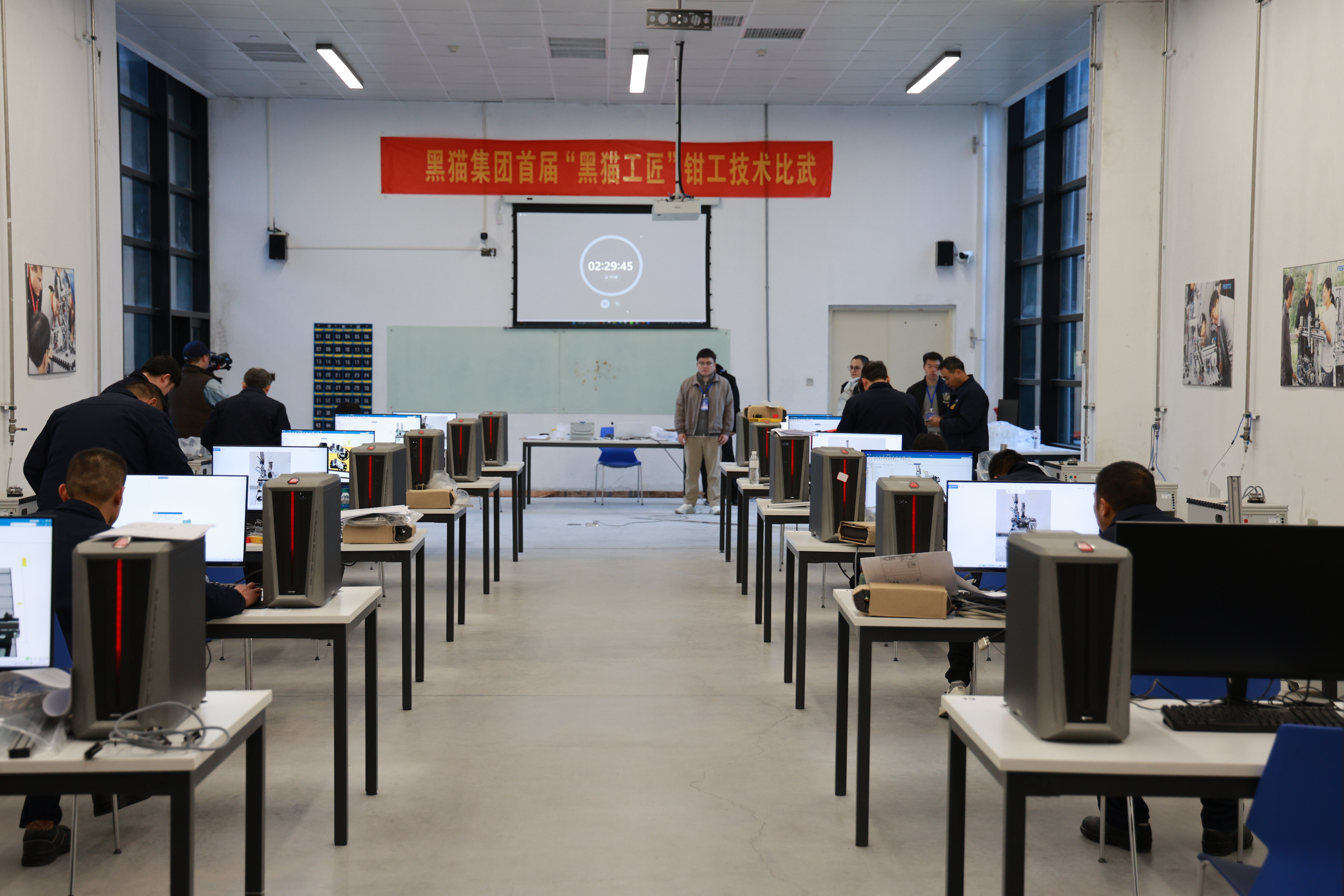 图1 笔试现场.jpg